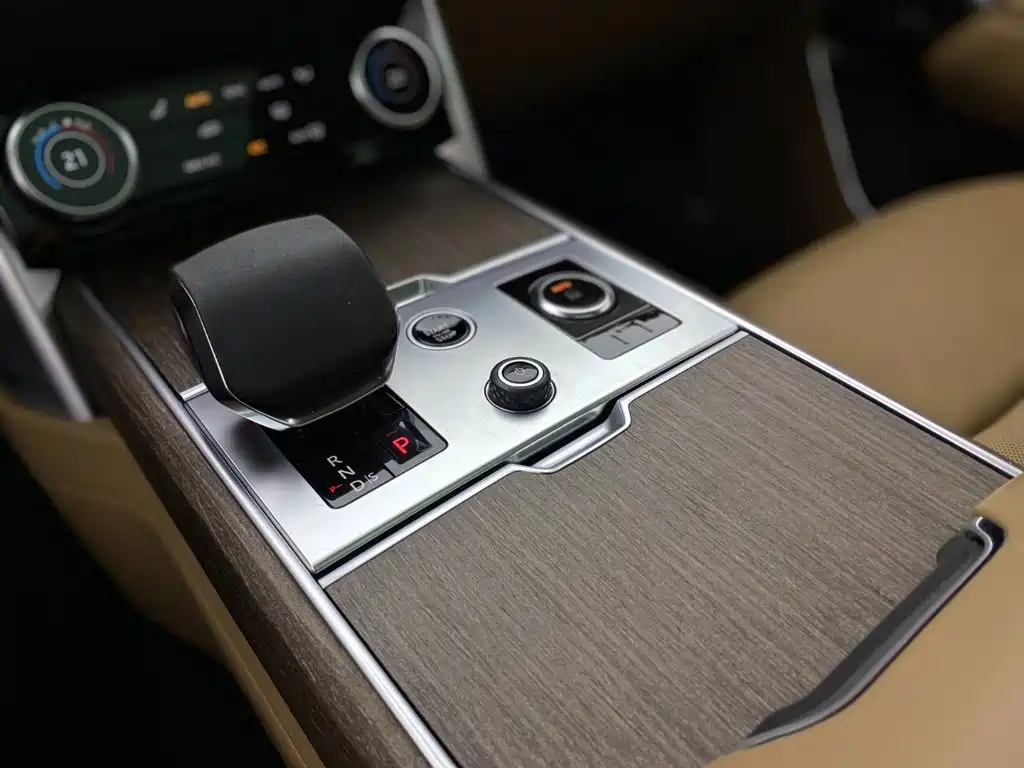 Land Rover Range Rover 2023 — фото 20