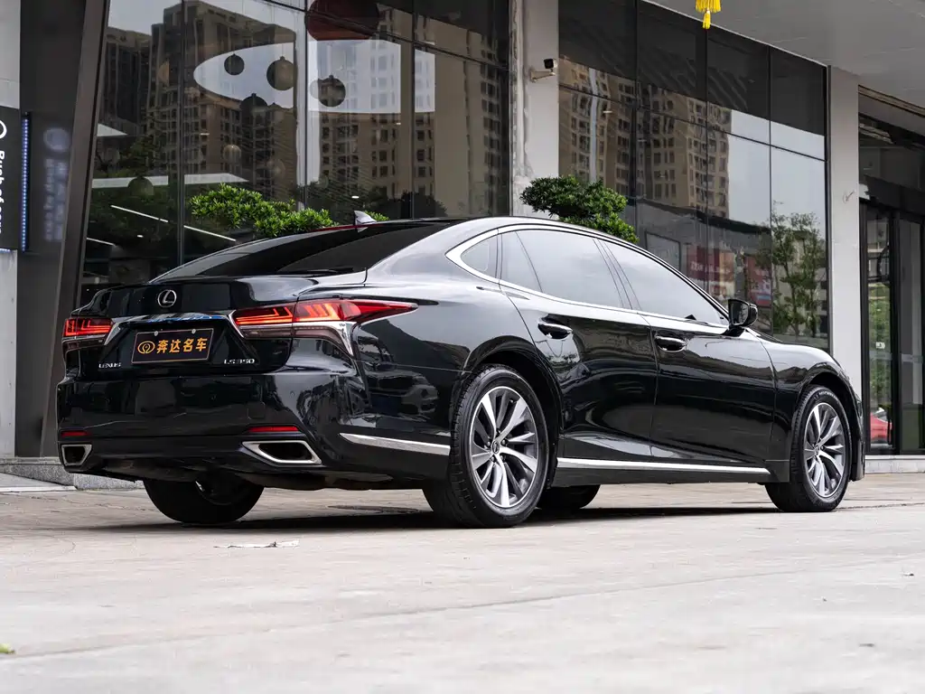 Lexus LS 2019