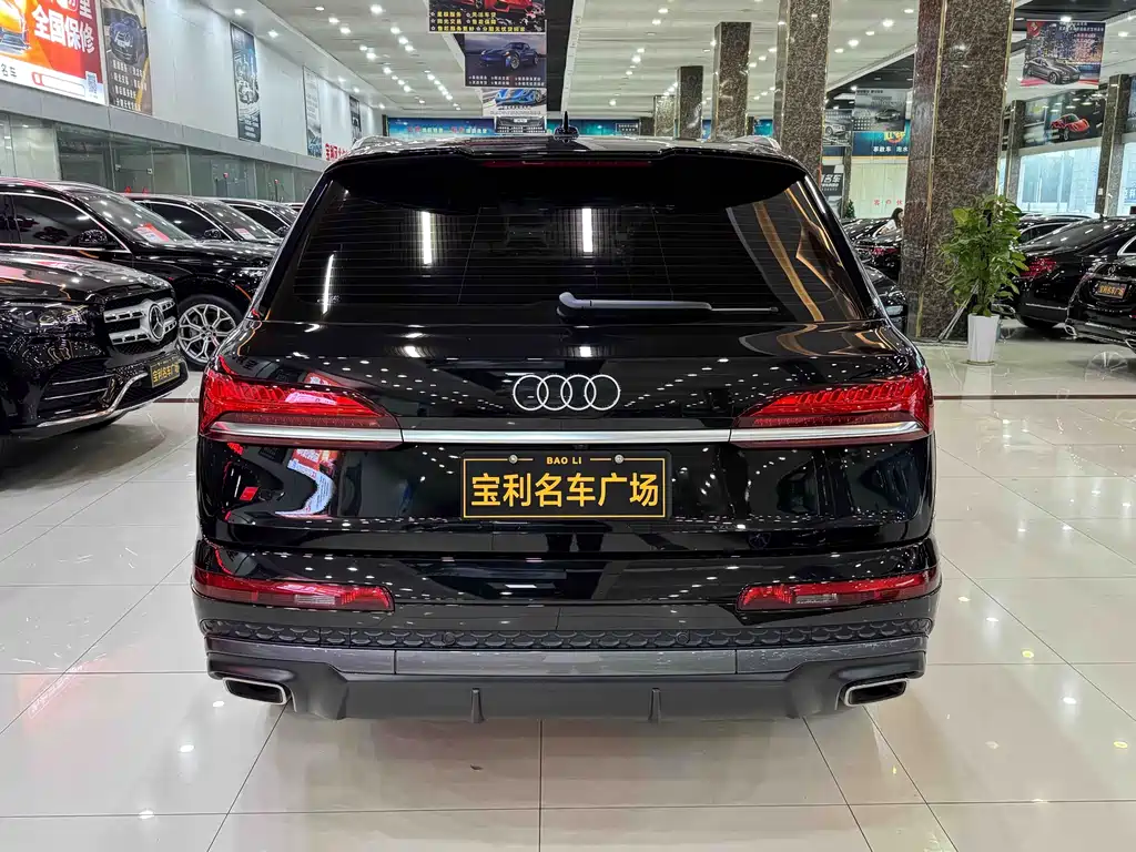 Audi Q7 2025 — фото 12