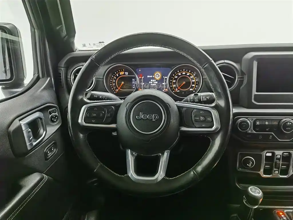 Jeep Wrangler 2020 — фото 11