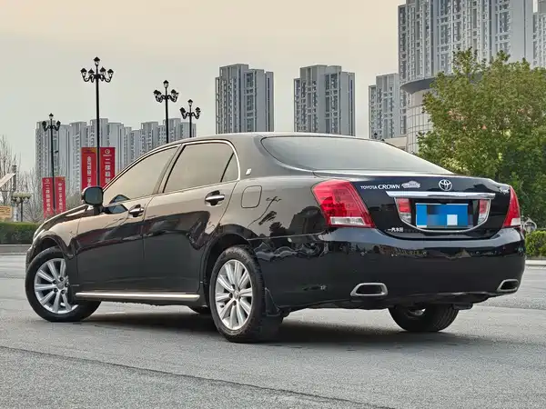 Toyota Crown 2012