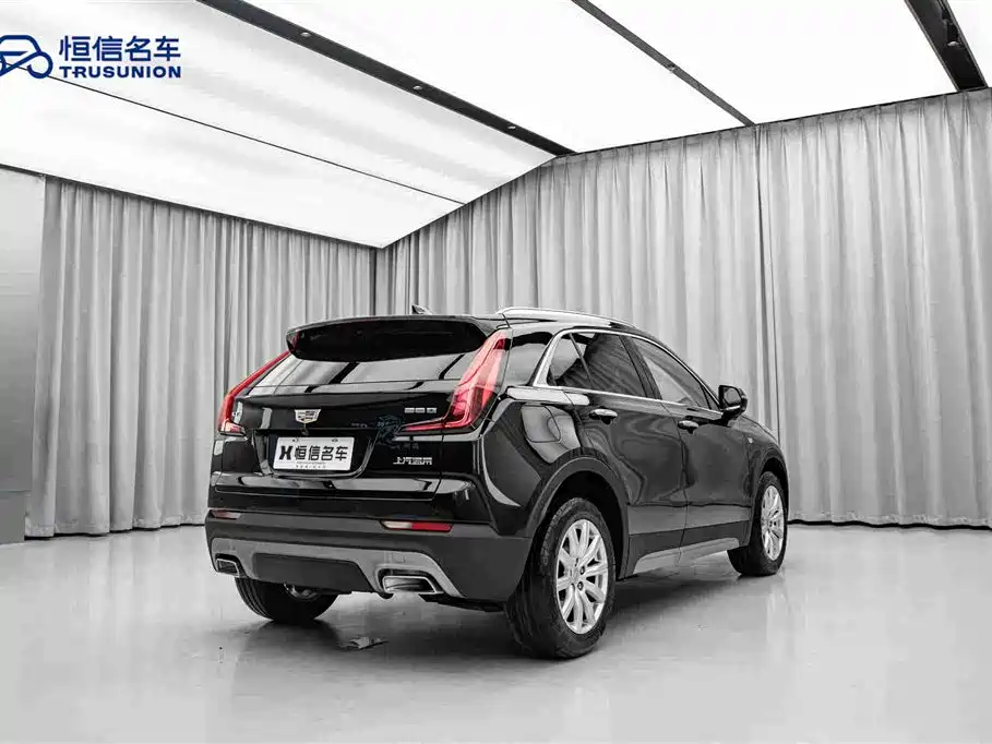 Cadillac XT4 2023 — фото 5