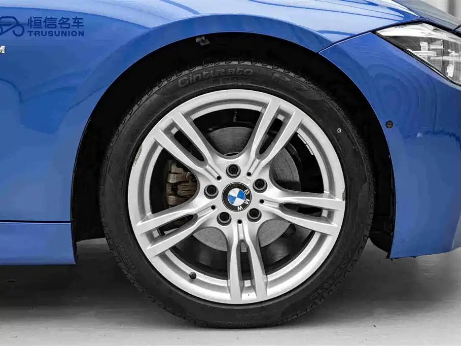 BMW 3 Series 2019 — фото 11
