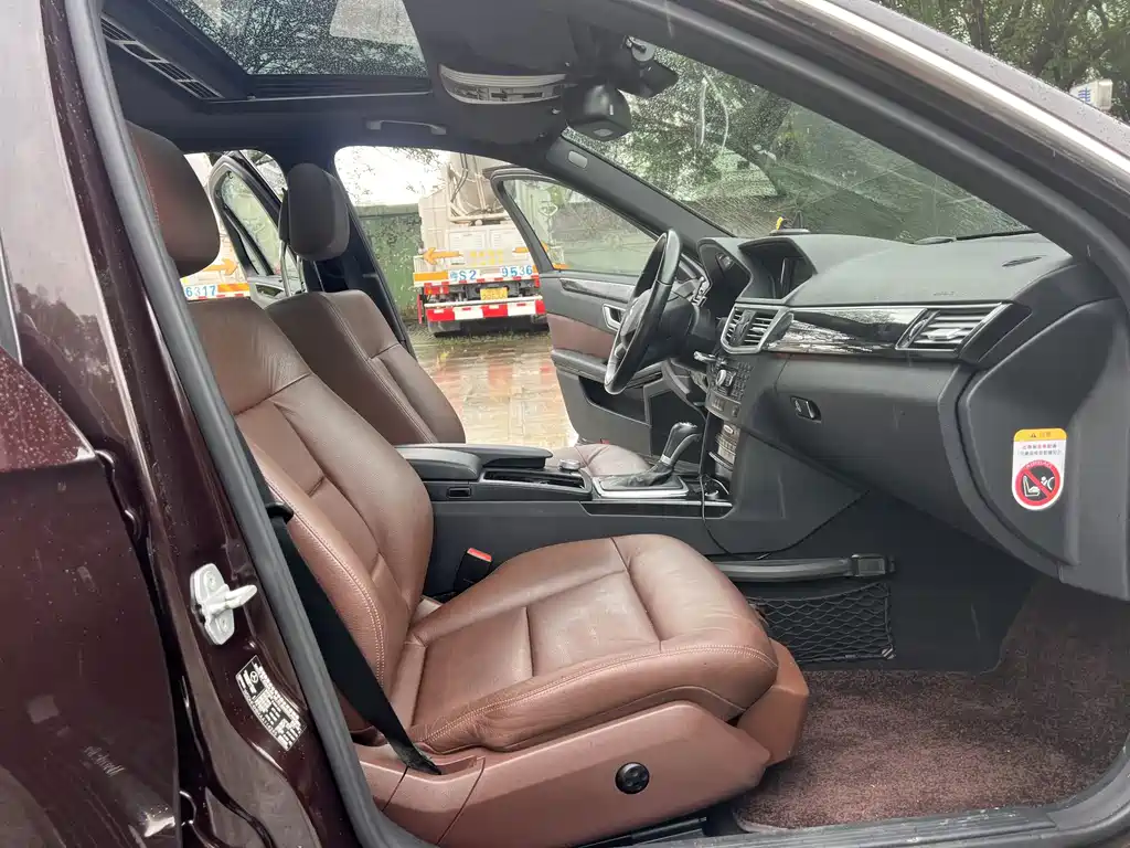 Mercedes-Benz E-Class 2010