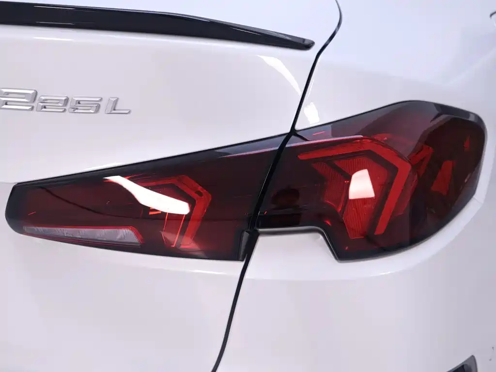 BMW 2 Series 2025 — фото 9