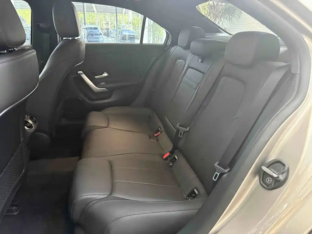 Mercedes-Benz A-Class 2022 — фото 10
