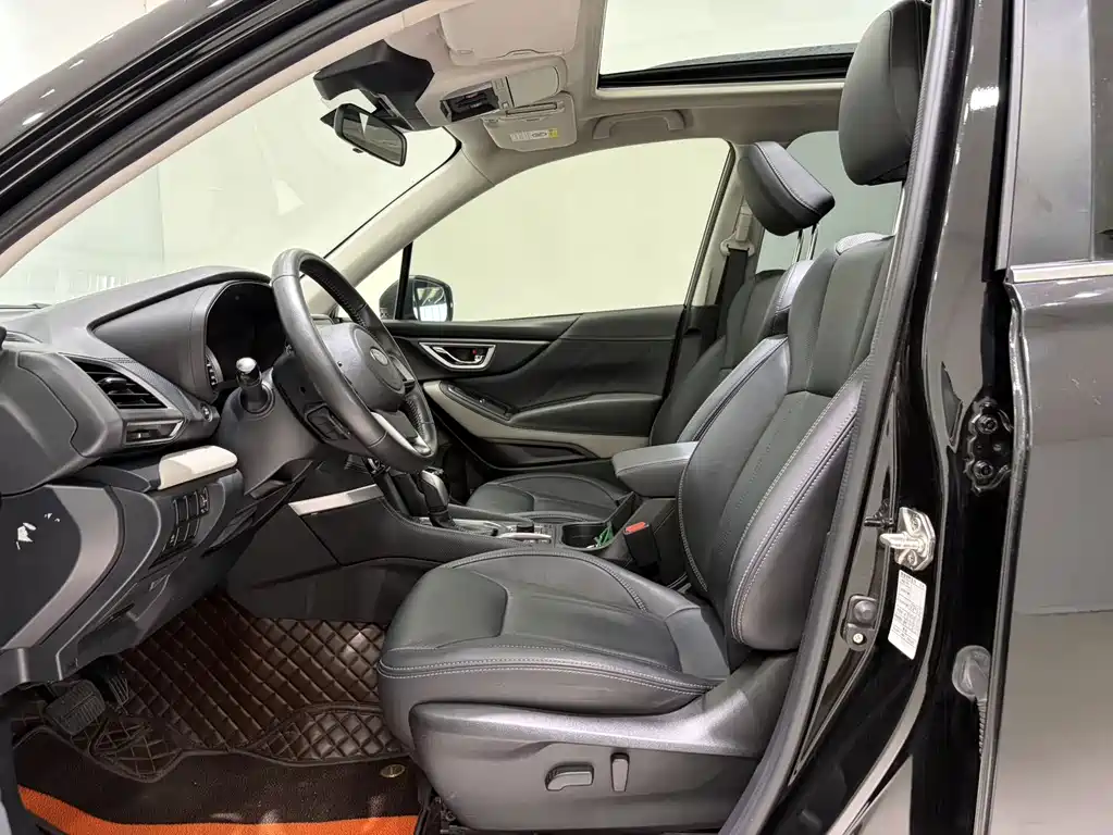 Subaru Forester 2023 — фото 16
