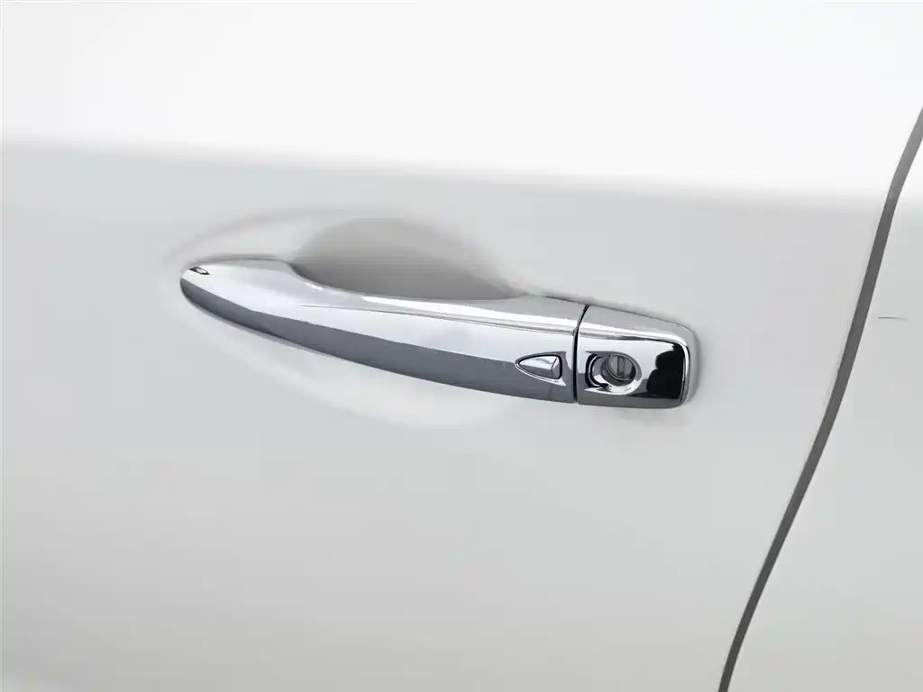 Nissan Tiida 2021 — фото 18