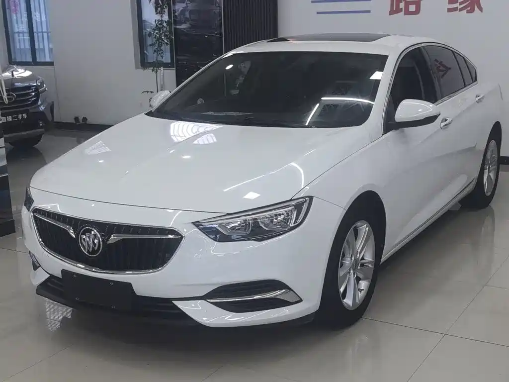 Buick Regal 2018 — фото 1