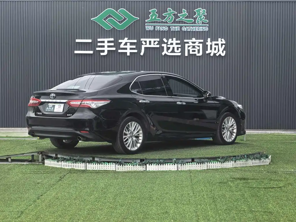Toyota Camry 2019 — фото 21