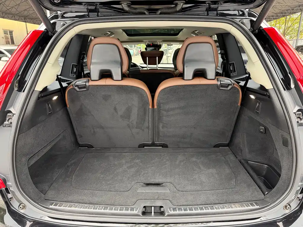 Volvo XC90 2019 — фото 12