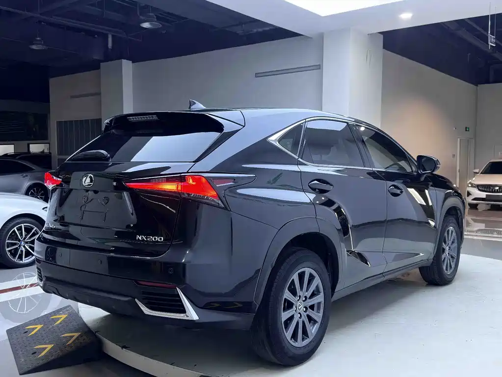 Lexus NX 2020 — фото 5