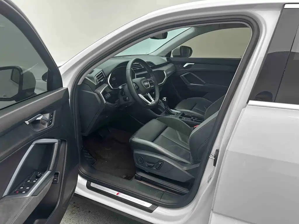 Audi Q3 Sportback 2022 — фото 9