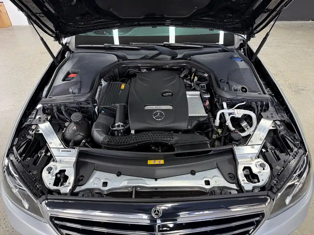 Mercedes-Benz E-Class 2018 — фото 15