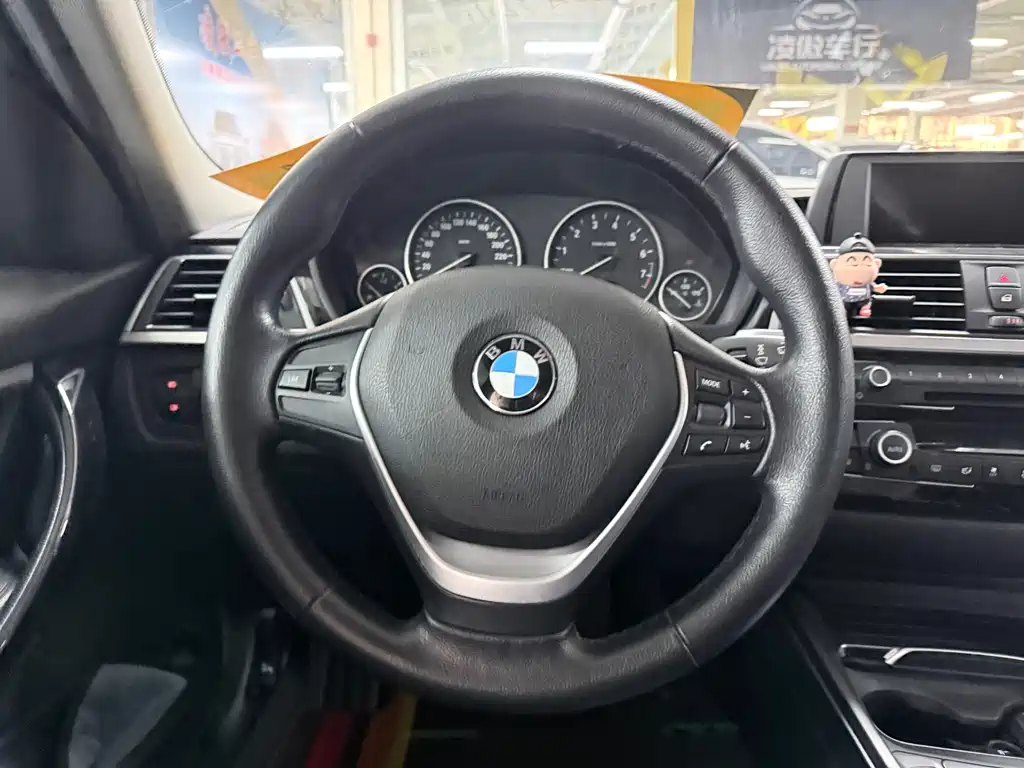 BMW 3 Series 2016 — фото 13