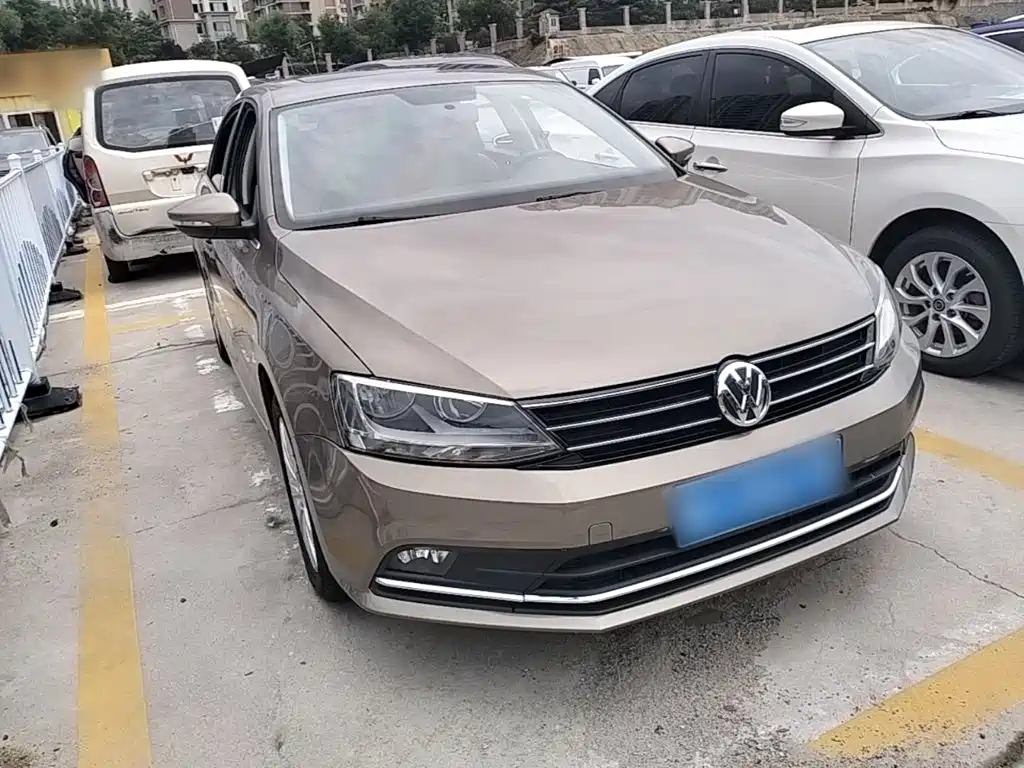 Volkswagen Sagitar 2015