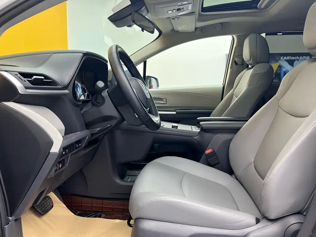 Toyota Granvia 2024