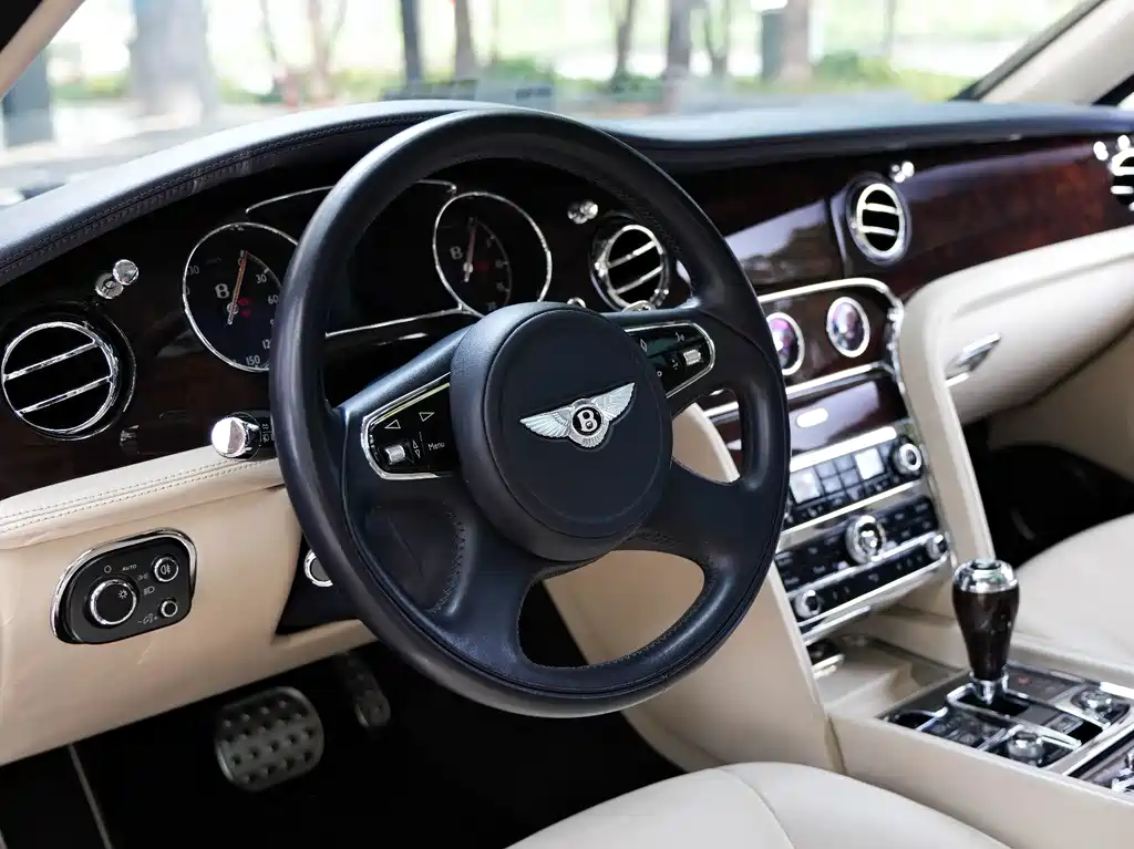 Bentley Mulsanne 2013 — фото 11