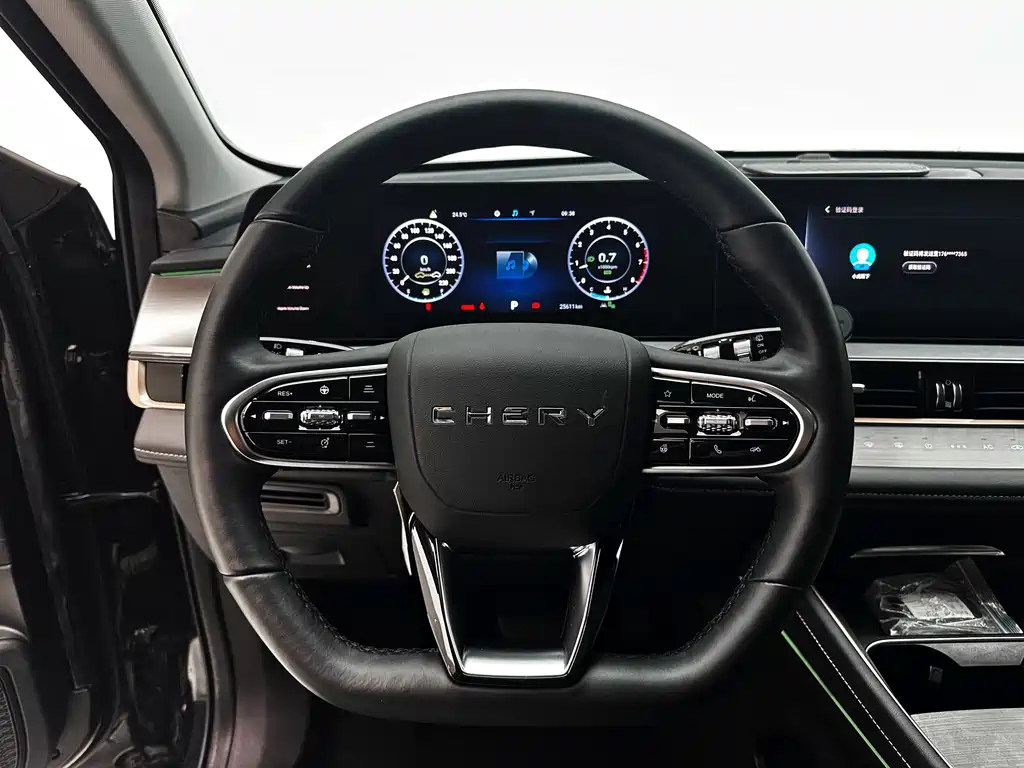Chery Omoda 2022 — фото 11