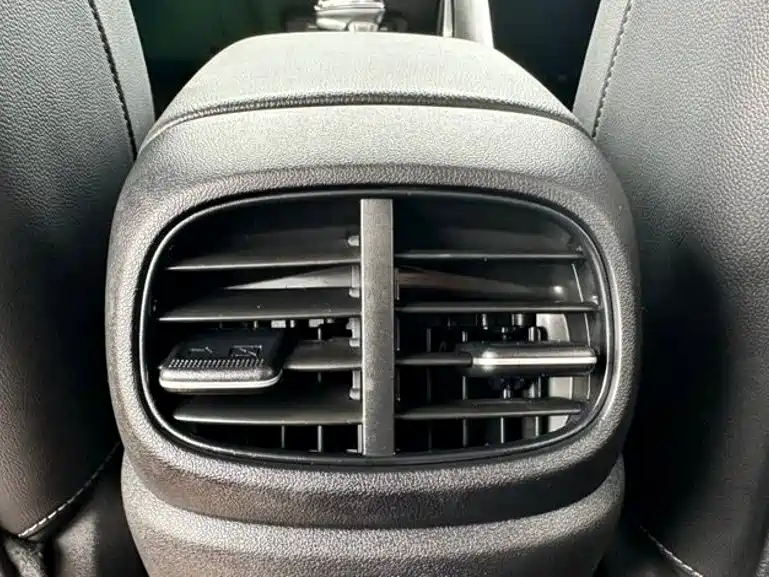 Hyundai Elantra 2023 — фото 17