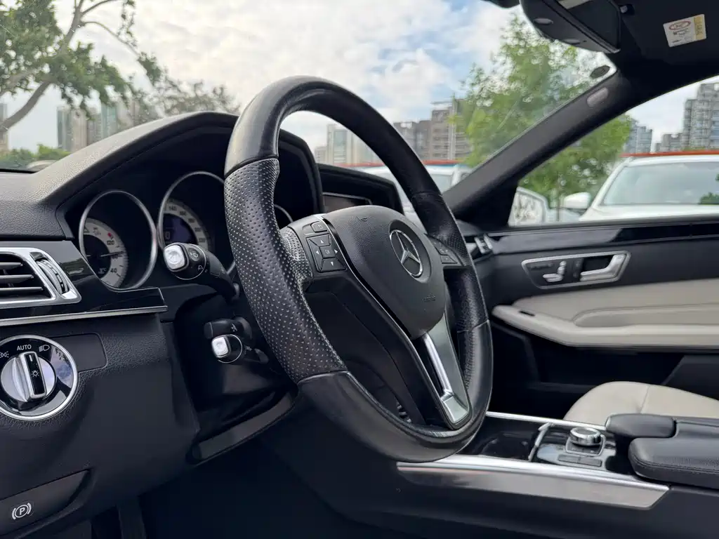 Mercedes-Benz E-Class 2015 — фото 11