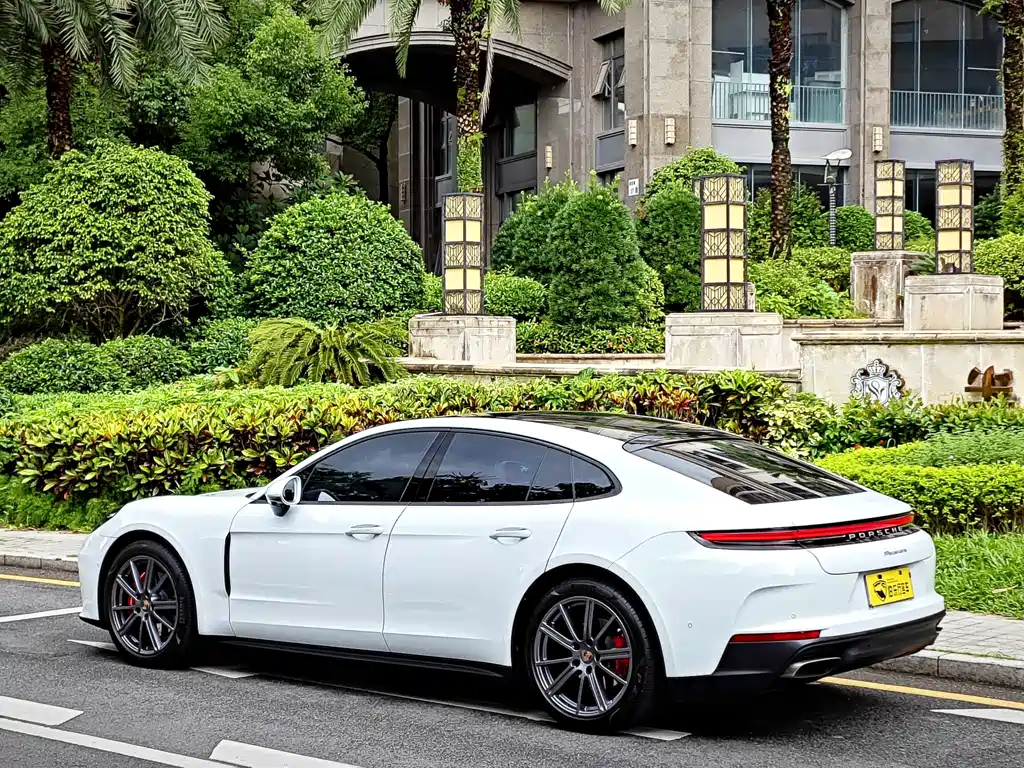 Porsche Panamera 2025 — фото 24