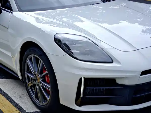 Porsche Panamera 2025