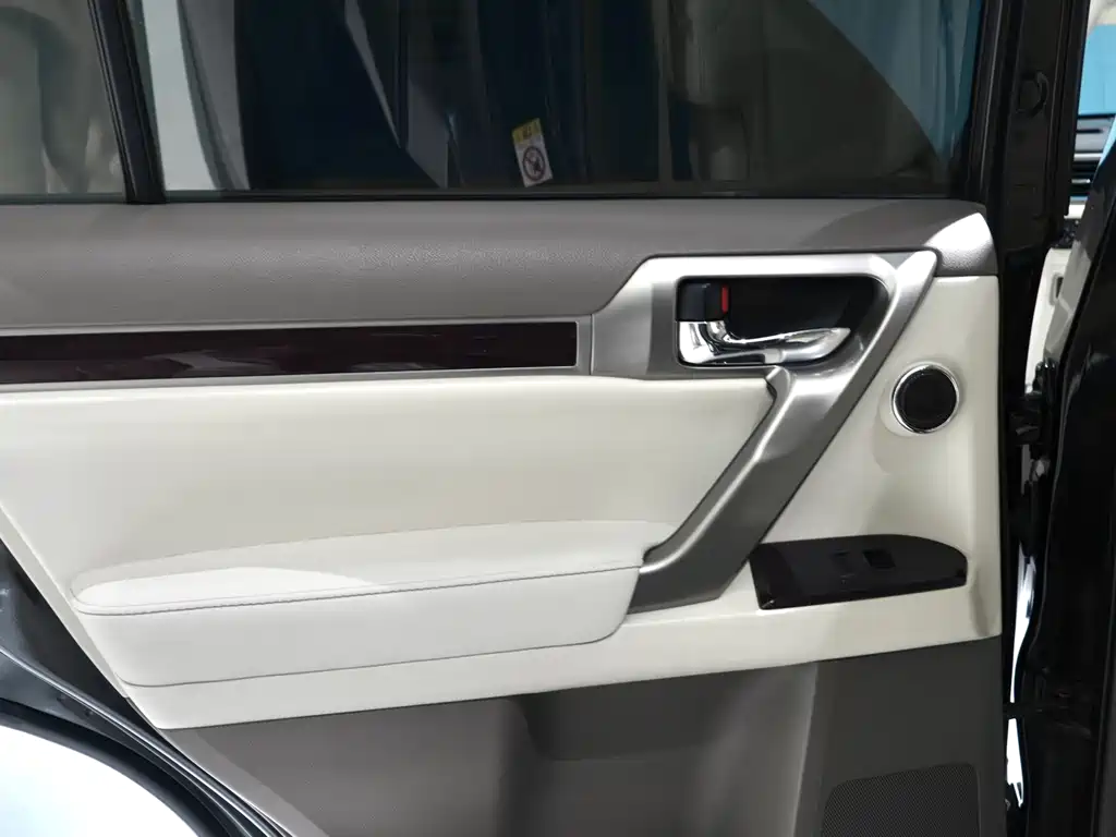Lexus GX 2015 — фото 18