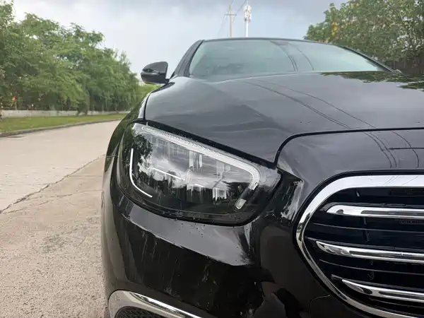Mercedes-Benz E-Class 2022