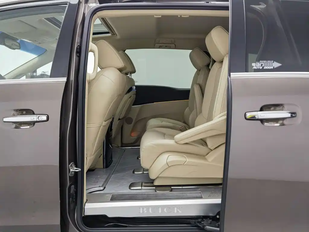 Buick GL8 2025 — фото 15