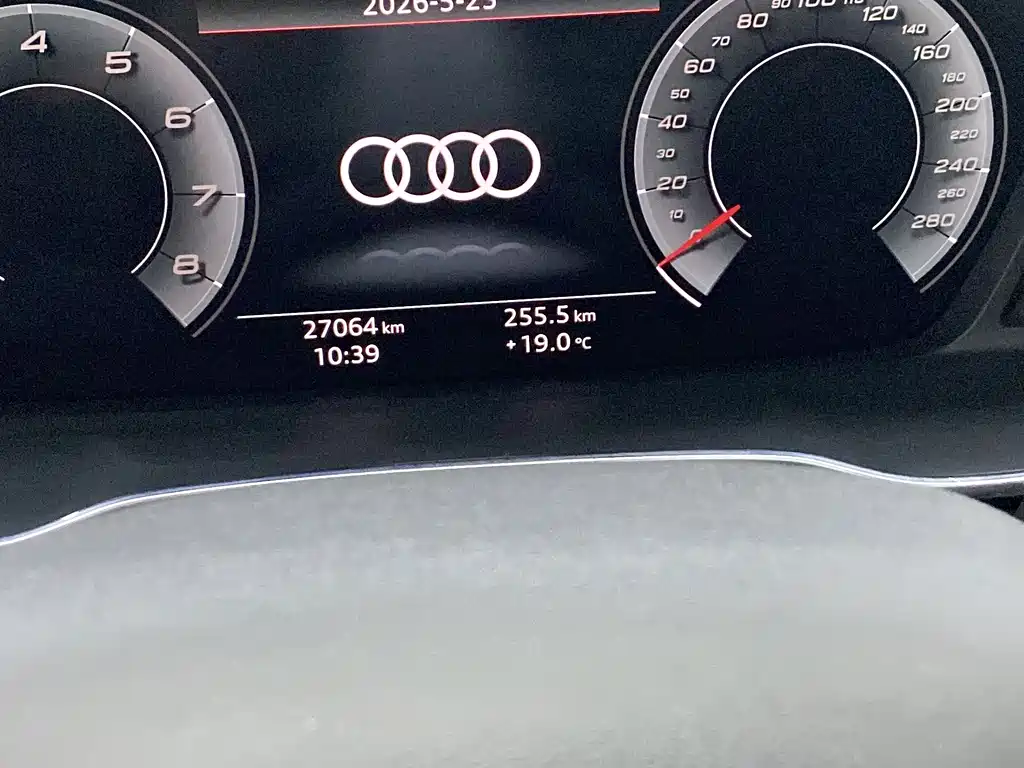 Audi Q3 2023 — фото 10