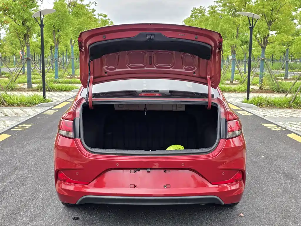 Hyundai Elantra 2020 — фото 23