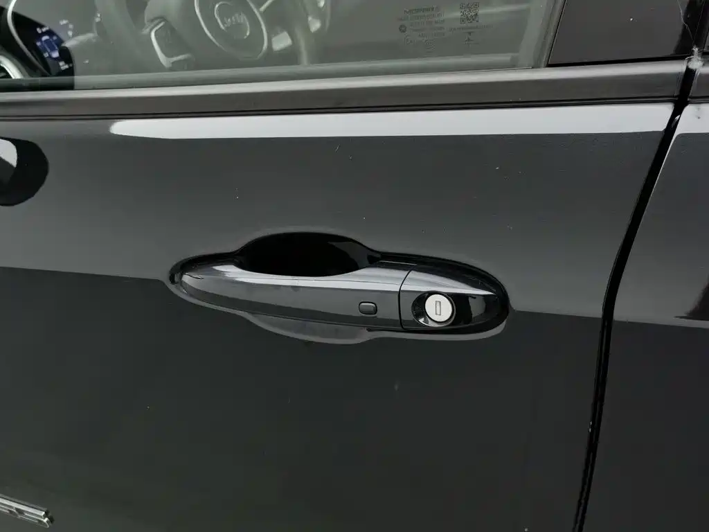 Jeep Compass 2018 — фото 18