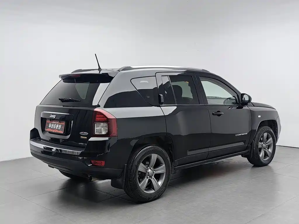 Jeep Compass 2014 — фото 2