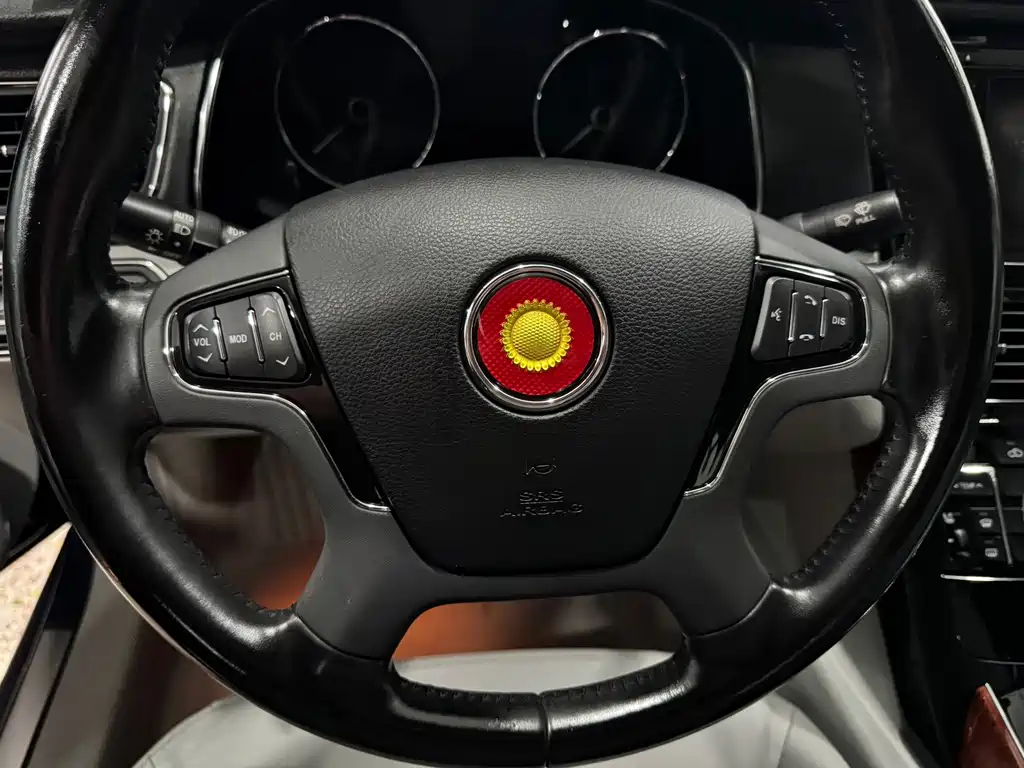 Hongqi H7 2015 — фото 11