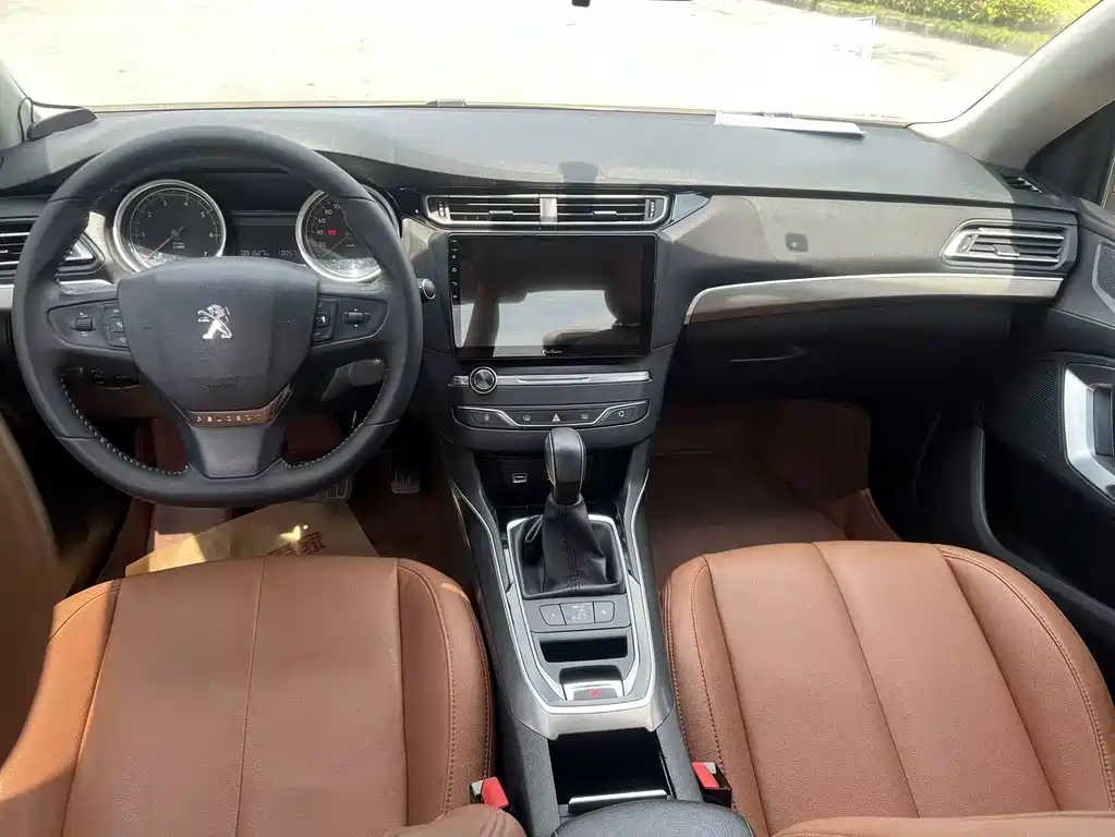 Peugeot 408 2017 — фото 10