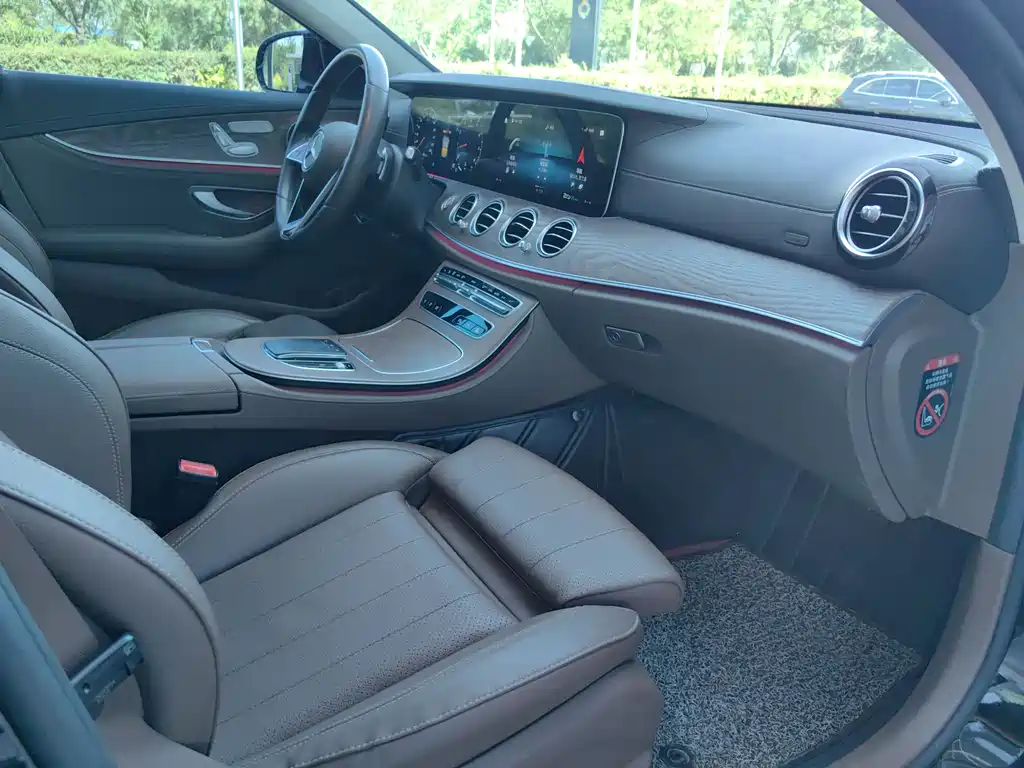 Mercedes-Benz E-Class 2023 — фото 11