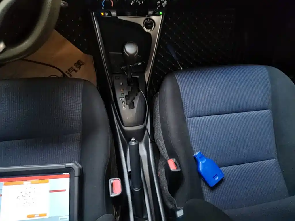 Toyota Yaris L 2016 — фото 14