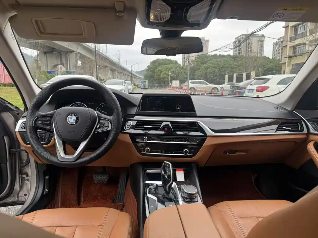 BMW 5 Series 2018 — фото 4
