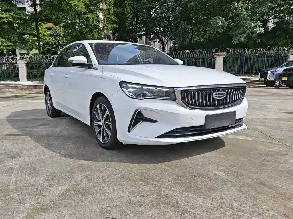Geely Emgrand 2021