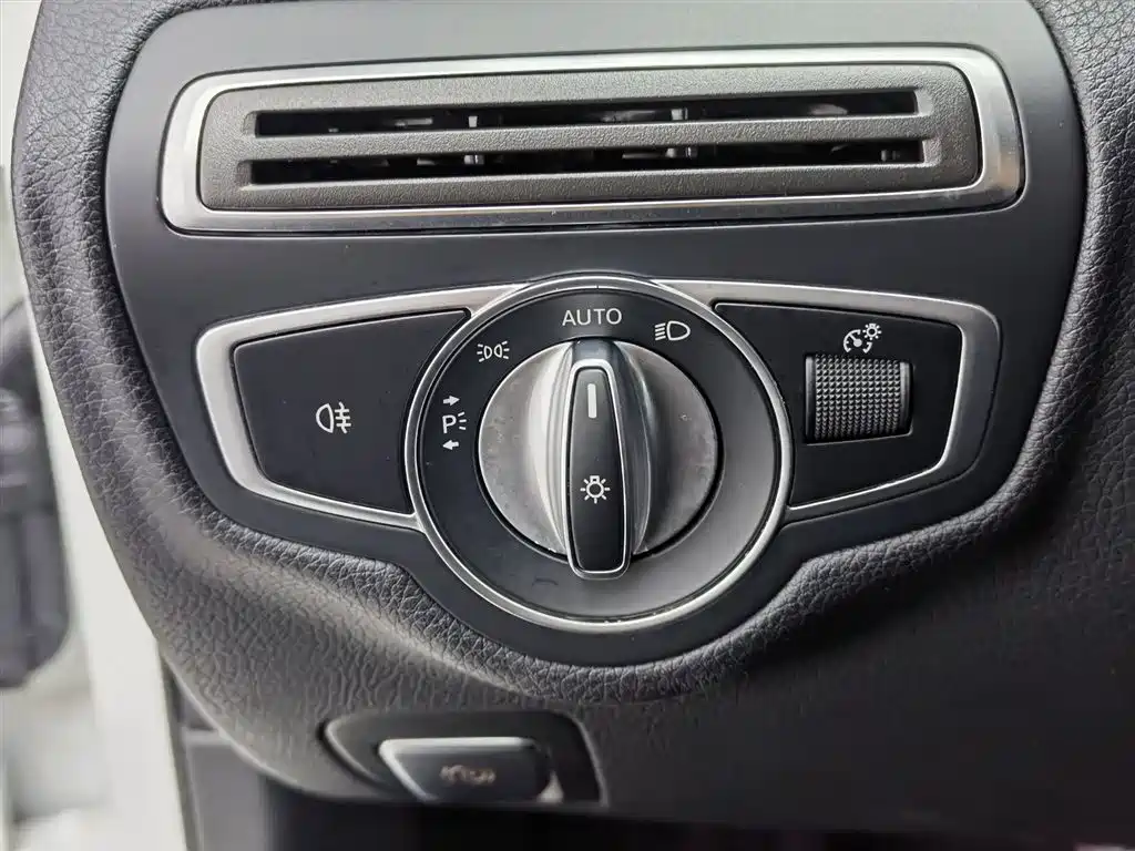 Mercedes-Benz C-Class 2020 — фото 21