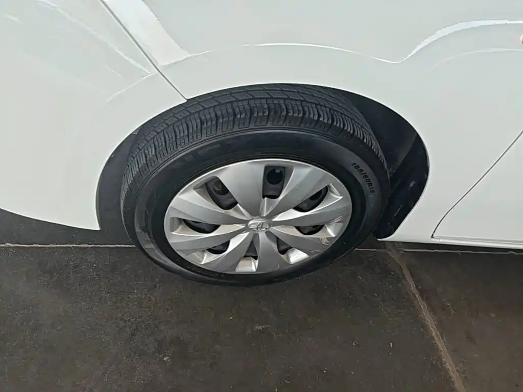 Toyota Yaris L 2016 — фото 23