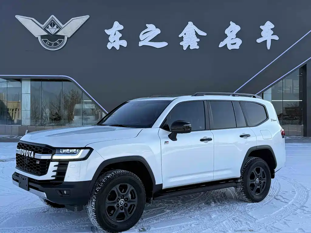 Toyota Land Cruiser 2025 — фото 1