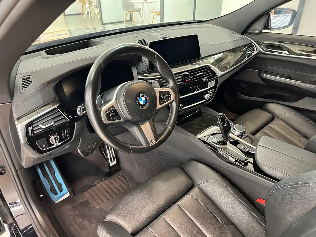BMW 6 Series GT 2020 — фото 11