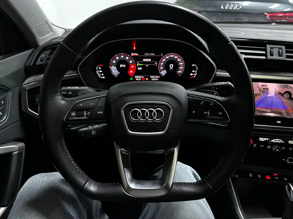 Audi Q3 2022 — фото 18