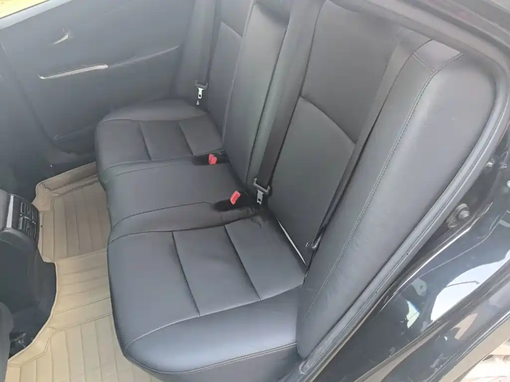 Toyota Camry 2016 — фото 19