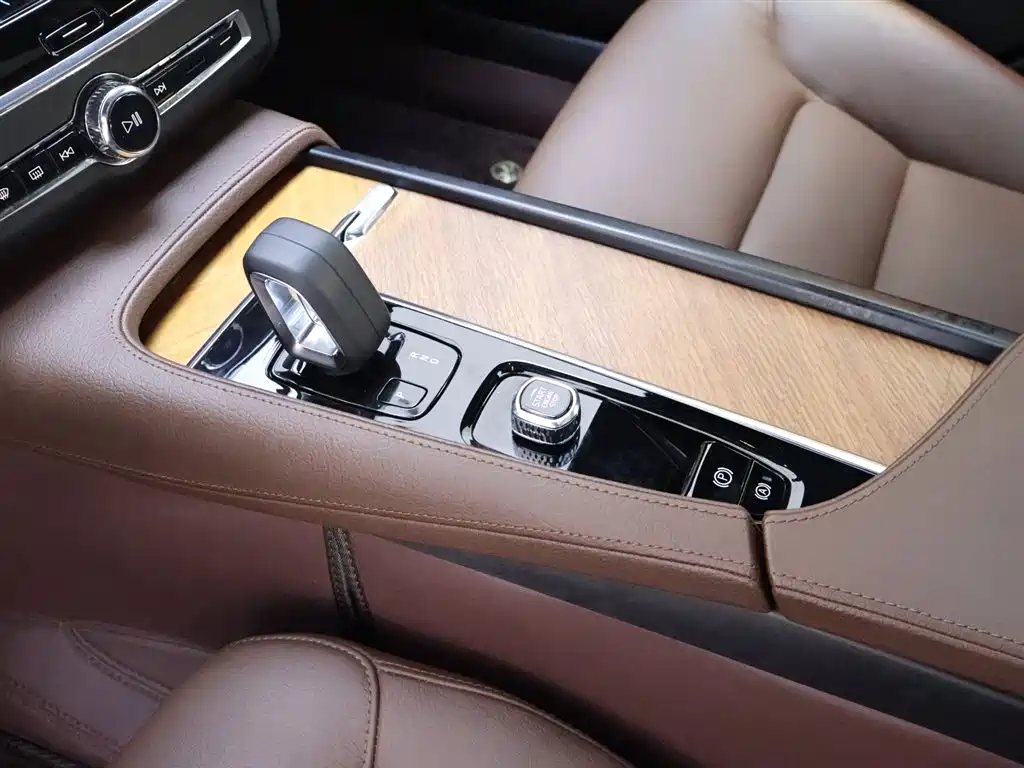 Volvo S90 2022 — фото 12