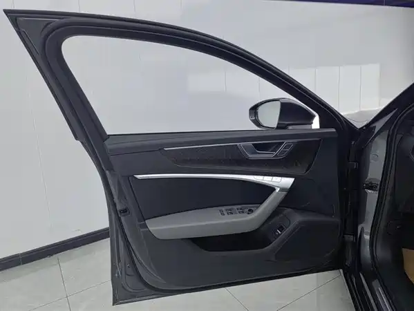 Audi A6L 2023
