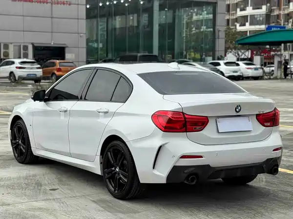 BMW 1 Series 2021