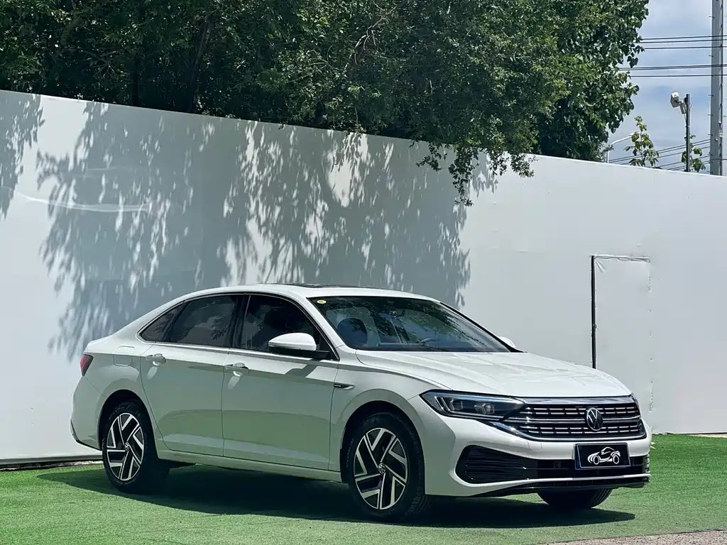 Volkswagen Sagitar 2022